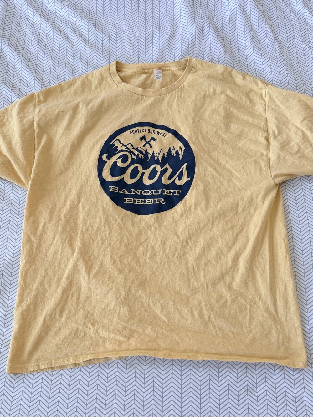 Banquet Beer Logo Short Sleeve T-Shirt - Yellow